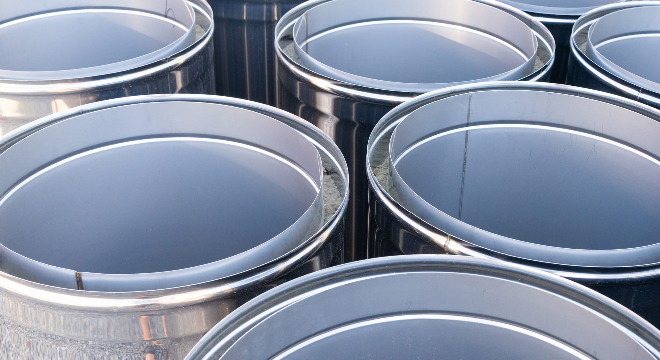 Rohre Edelstahkamine © Shutterstock.com