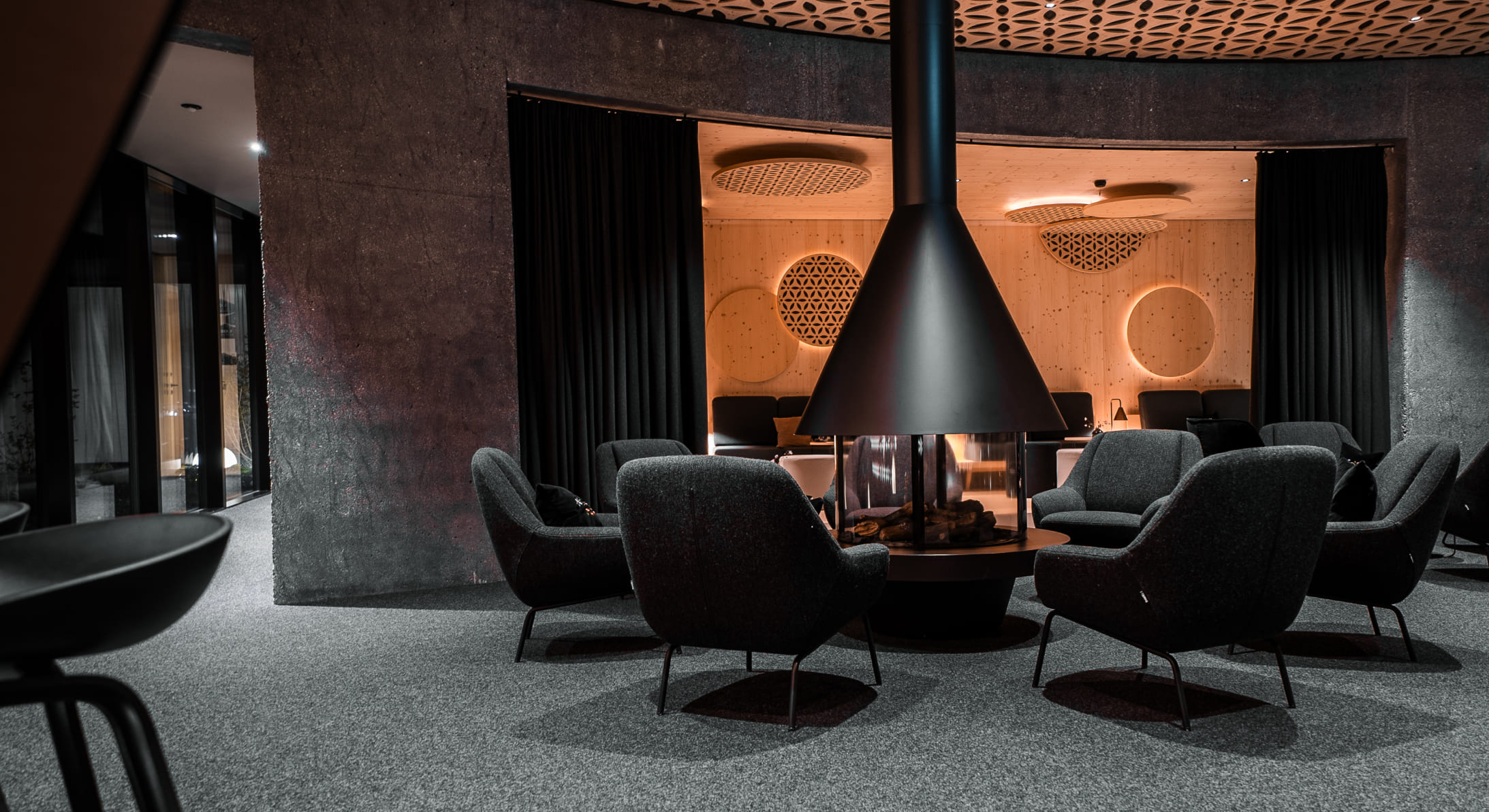 Designkamin in Schruns, Montafon © Alpstein Architekten GmbH, Hotel Amrai Suites