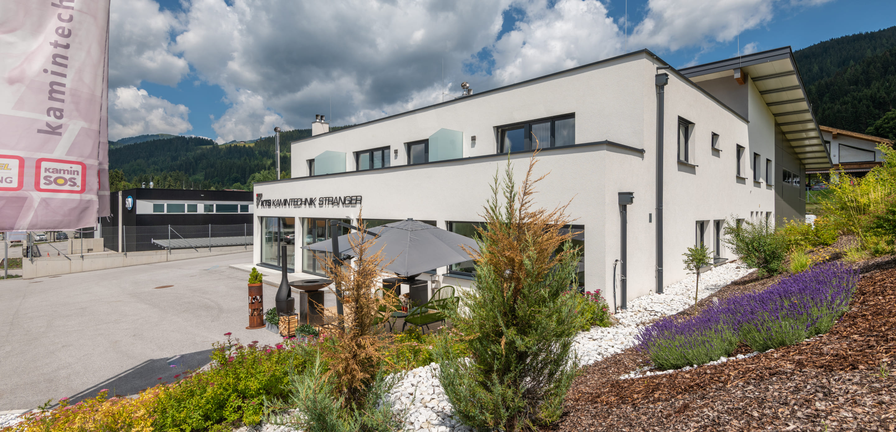 Außenansicht des Firmengebäudes in 5531 Eben im Pongau, Salzburg © Lorenz Masser Fotografie